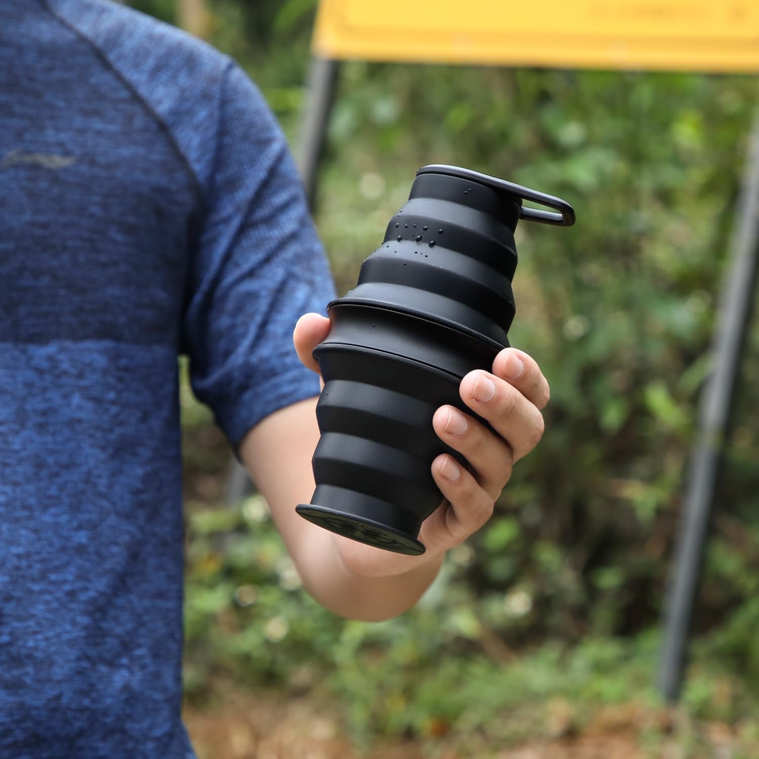 Nefeeko Collapsible Water Bottle,17oz(500ml) Reuseable BPA Free Silicone Foldable Water Bottles for Travel Gym Camping Hiking, Portable Leak Proof Sports Water Bottle with Carabiner