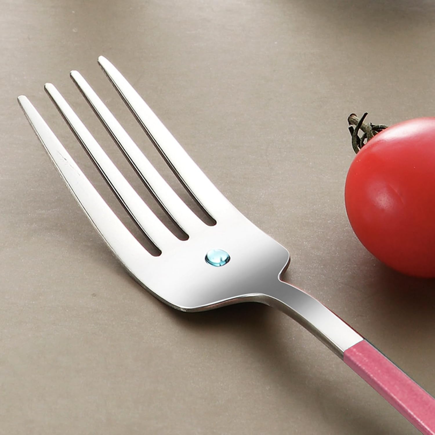 VANRA 3-Piece Portable Travel Utensils Set with Case 18/8 Stainless Steel Flatware Set Reusable Cutlery Set with Fork Spoon Knife for Lunch Travel Camping School Work Picnic (Pink)