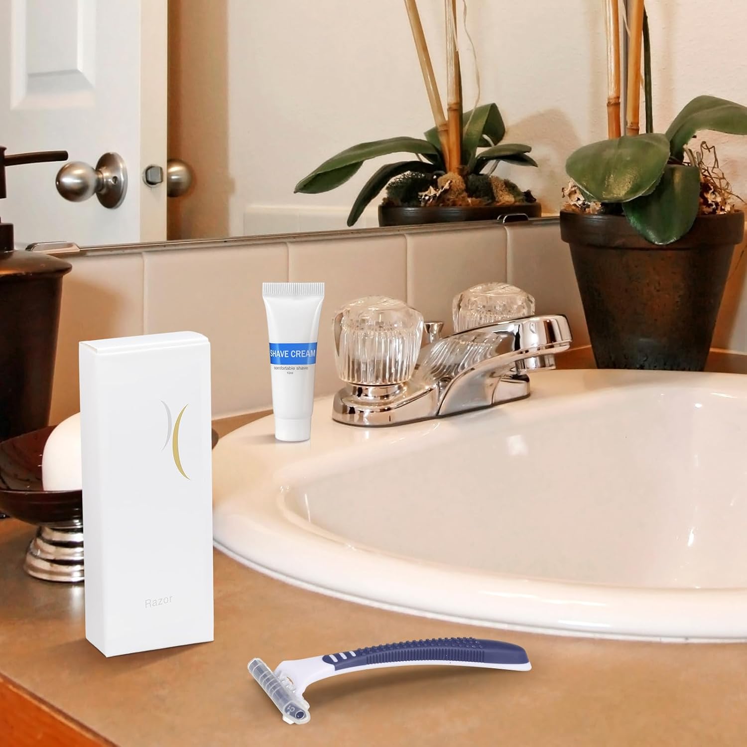 Hushee Shave Kit Bulk Travel Shaving Cream Disposable Twin Blade Razors and Cream Individually Wrapped Smooth Razor with Clear Cap Toiletries for Hotel Shelter Camping Travel Homeless (100 Pack)