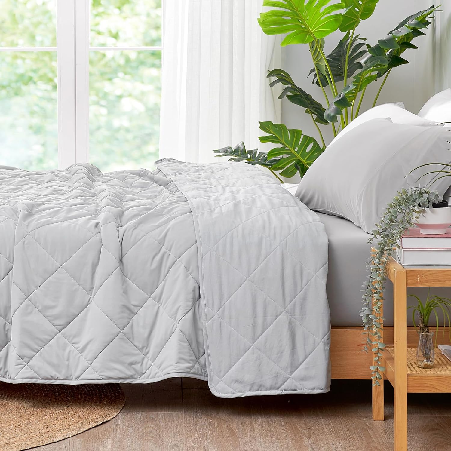 Cozy Bliss Cooling Blanket for Hot Sleepers, Q-Max 0.4 Cooling Comfort Queen Size, Cold Blankets for Night Sweats Sleeping, Ultra-Cool Lightweight Breathable Summer Blanket for Bed