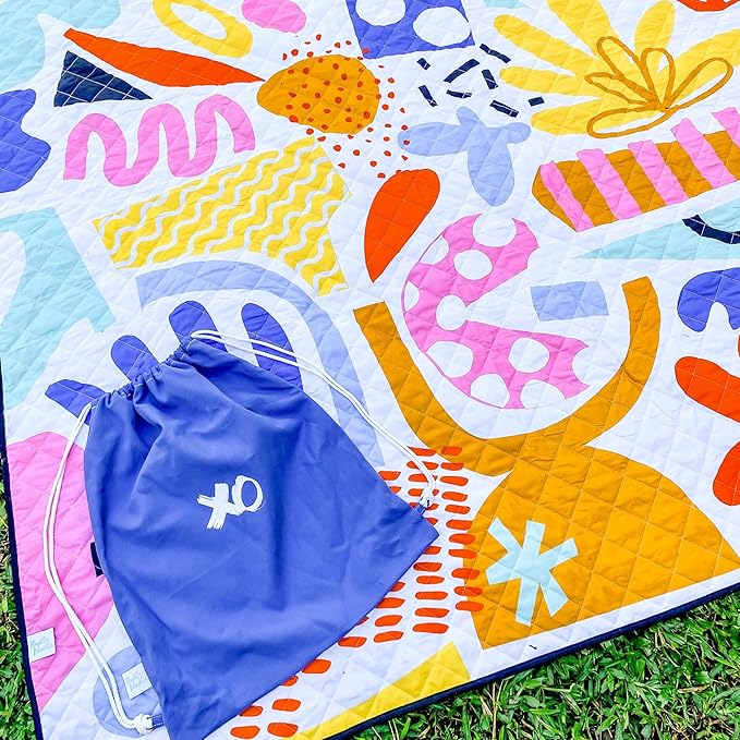 Jumbo Picnic Rug, Large Picnic Mat, 6'7" x 6'7", Outdoor Waterproof Picnic Blanket Beach Mat, Foldable & Waterproof, Picnic Blankets Ideal for Beach & Park, Outdoor Blanket, Pop Pip Pow-BubblyBeeBaby