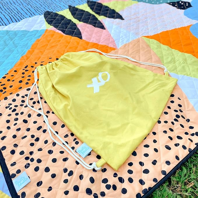 Jumbo Picnic Rug, Large Picnic Mat, 6'7" x 6'7", Outdoor Waterproof Picnic Blanket Beach Mat, Foldable & Waterproof, Picnic Blankets Ideal for Beach & Park, Outdoor Blanket, Happy Now-BubblyBeeBaby